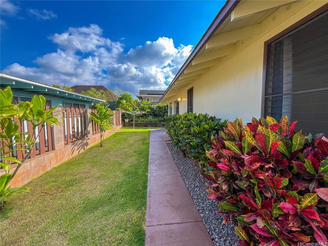 95-588 Nawenewene Circle, Mililani, HI 96789