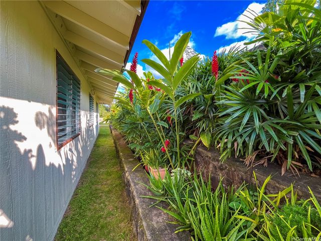 95-588 Nawenewene Circle, Mililani, HI 96789