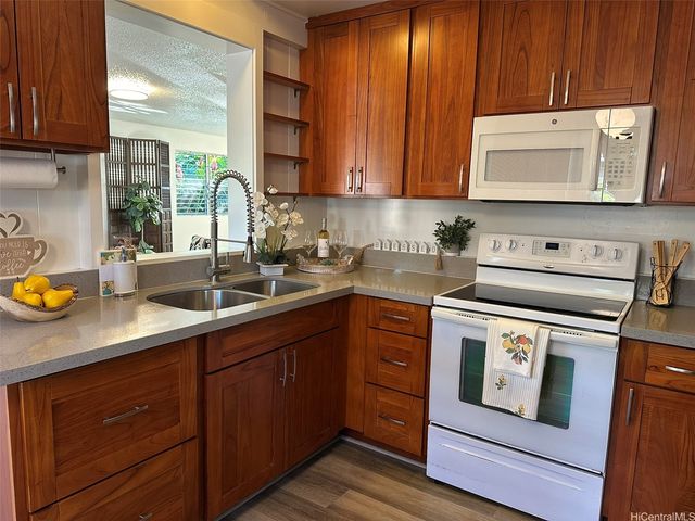 95-588 Nawenewene Circle, Mililani, HI 96789