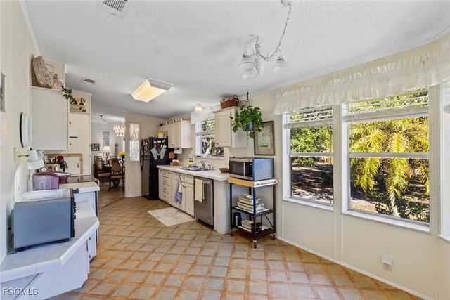 29414 Pine Villa CIR, Punta Gorda, FL 33982