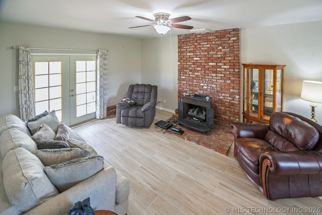 19202 S 46th East Avenue, Bixby, OK 74008