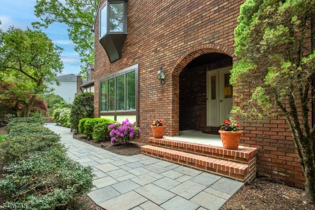 57 Linden Dr, Bernards Twp., NJ 07920