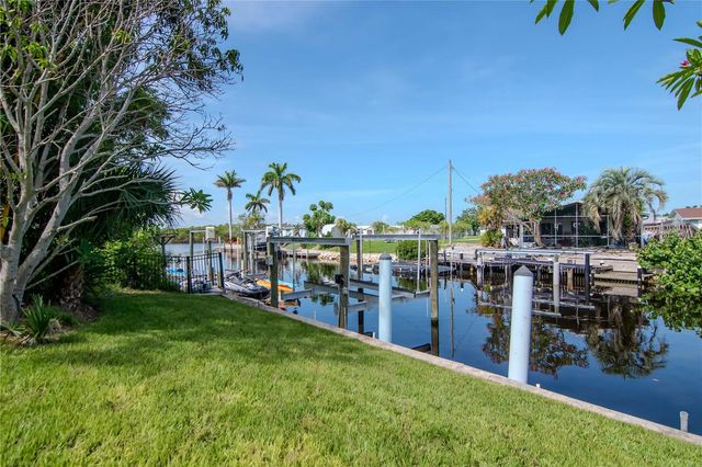 106 STEVEN STREET, Ruskin, FL 33570