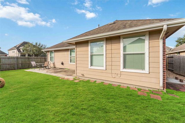 4700 Lake Line Court, Alvin, TX 77511