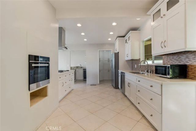 3844 Bobstone, Sherman Oaks, CA 91423
