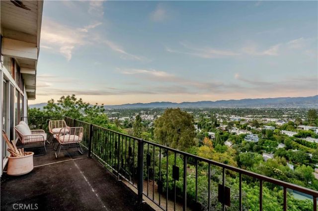 3844 Bobstone, Sherman Oaks, CA 91423