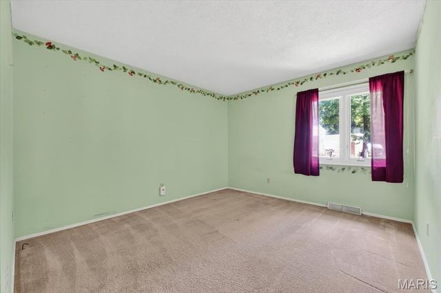 5321 Autumnwinds Drive, St Louis, MO 63129