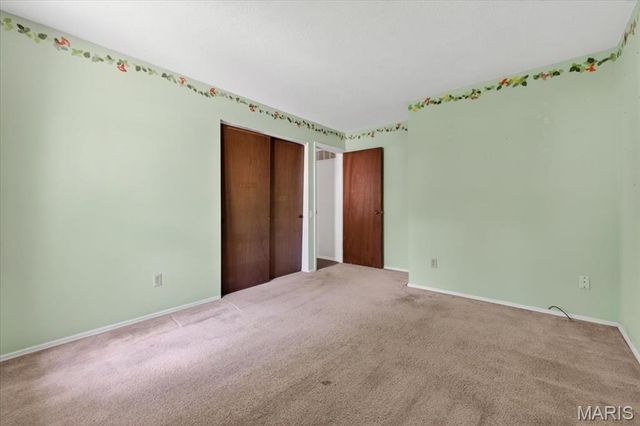 5321 Autumnwinds Drive, St Louis, MO 63129