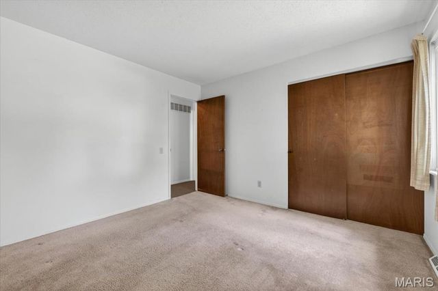 5321 Autumnwinds Drive, St Louis, MO 63129
