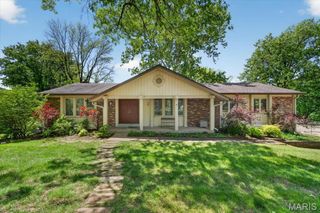 5321 Autumnwinds Drive, St Louis, MO 63129
