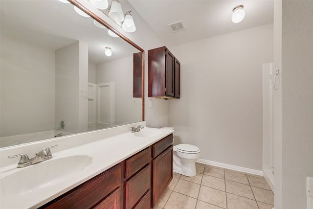 6734 White Tail Lane, Arlington, TX 76002