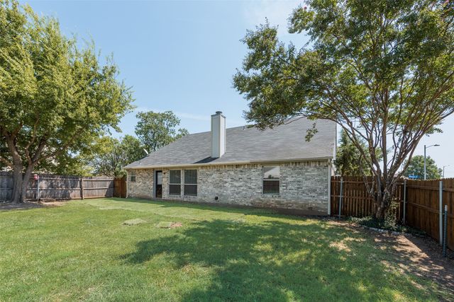 6734 White Tail Lane, Arlington, TX 76002