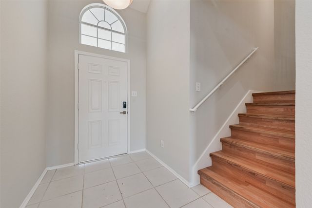 6734 White Tail Lane, Arlington, TX 76002