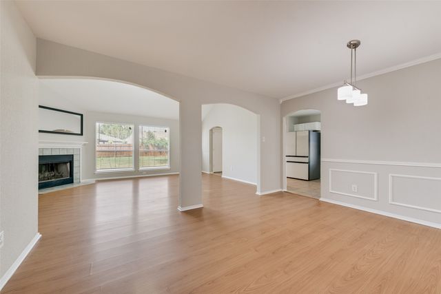 6734 White Tail Lane, Arlington, TX 76002