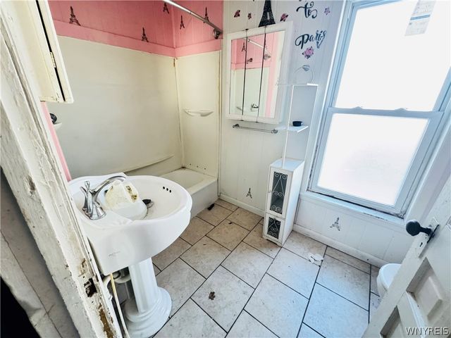 20 Charles Street, Jamestown, NY 14701