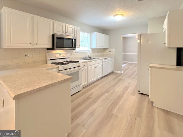 5983 Hitt Lake Trail, Stone Mountain, GA 30087