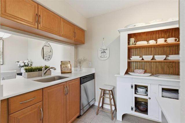 3300 HAVILAND COURT 303, Palm Harbor, FL 34684