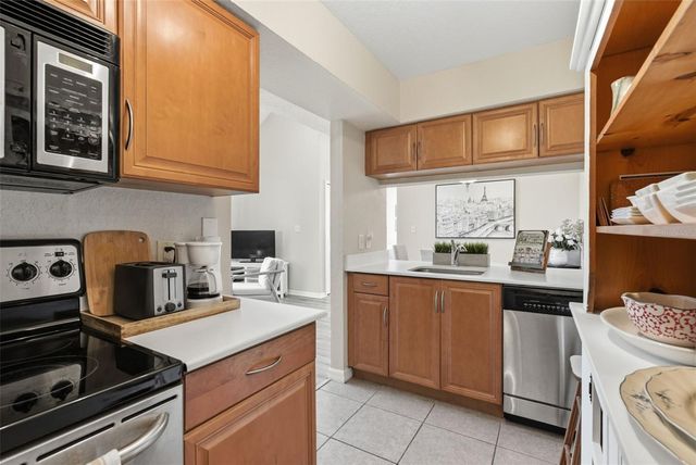 3300 HAVILAND COURT 303, Palm Harbor, FL 34684