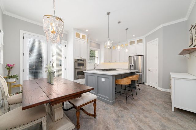 403 Reinerman Street, Houston, TX 77007