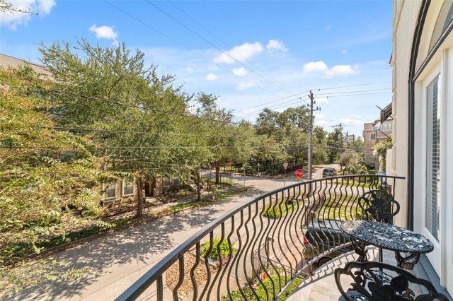 403 Reinerman Street, Houston, TX 77007