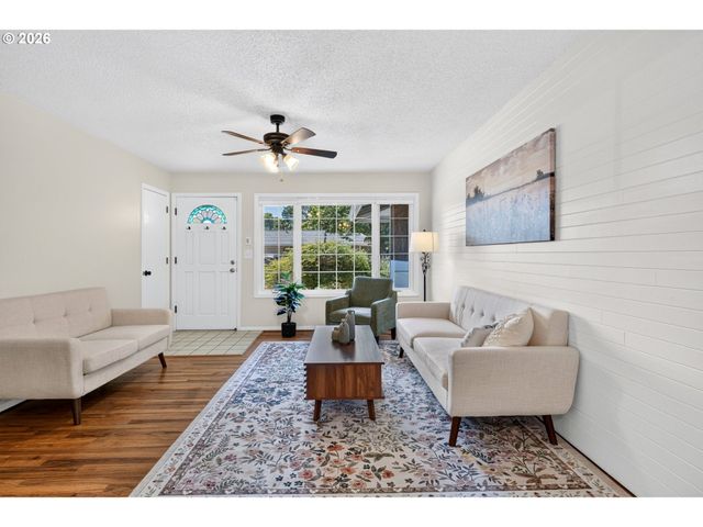 17839 Se CLAY St, Portland, OR 97233