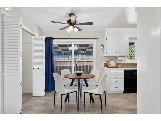 17839 Se CLAY St, Portland, OR 97233