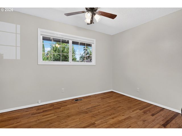 17839 Se CLAY St, Portland, OR 97233