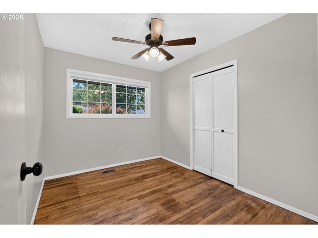 17839 Se CLAY St, Portland, OR 97233