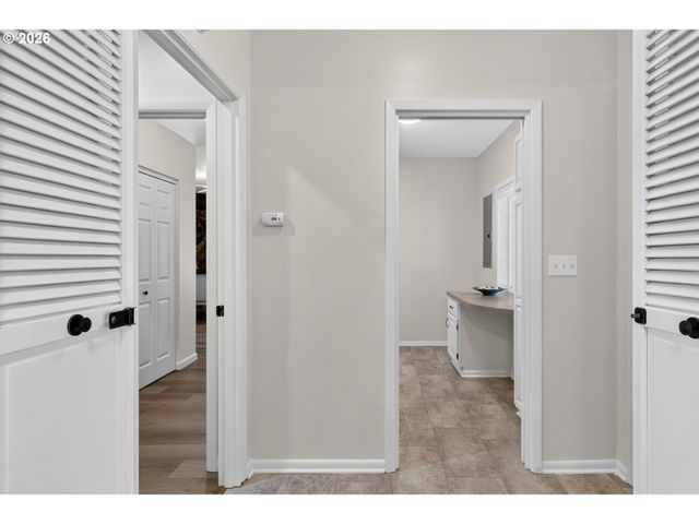 17839 Se CLAY St, Portland, OR 97233