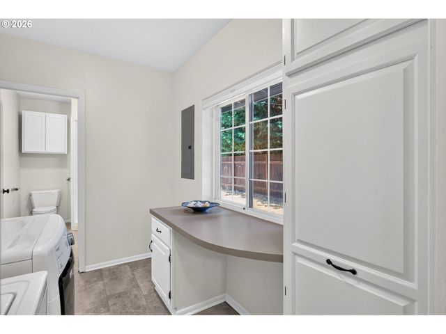 17839 Se CLAY St, Portland, OR 97233