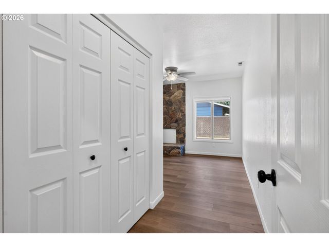 17839 Se CLAY St, Portland, OR 97233