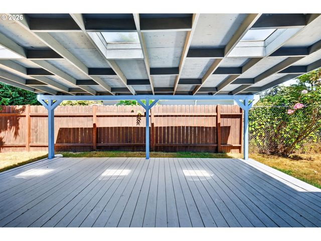 17839 Se CLAY St, Portland, OR 97233