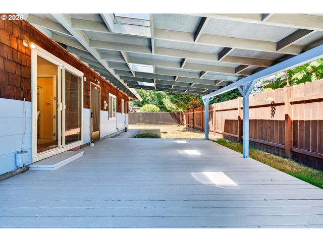 17839 Se CLAY St, Portland, OR 97233
