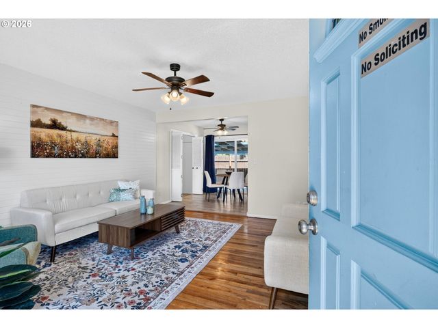 17839 Se CLAY St, Portland, OR 97233