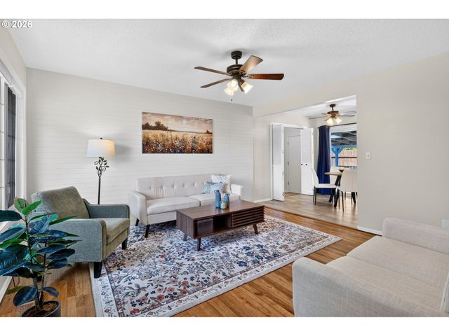 17839 Se CLAY St, Portland, OR 97233