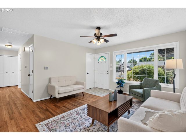 17839 Se CLAY St, Portland, OR 97233