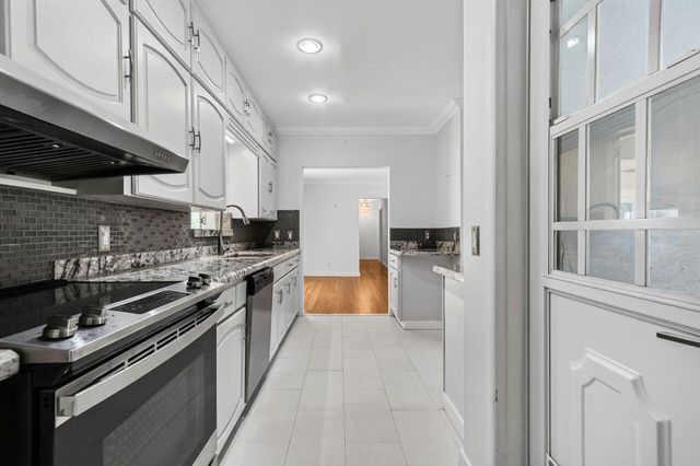 2317 NE 12TH Street, Fort Lauderdale, FL 33304