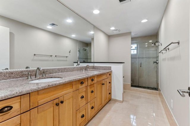2317 NE 12TH Street, Fort Lauderdale, FL 33304