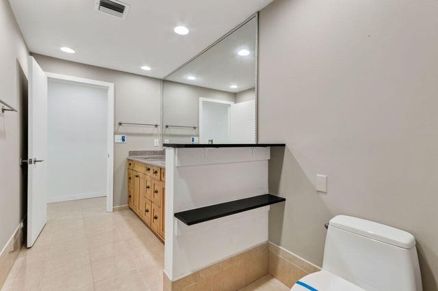 2317 NE 12TH Street, Fort Lauderdale, FL 33304