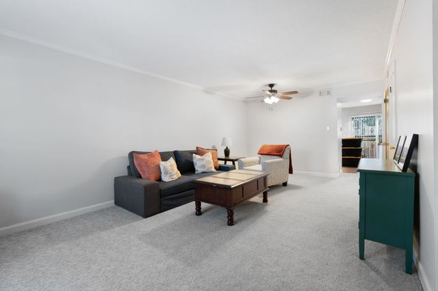 5726 Quince Rd Apt 9, Memphis, TN 38119