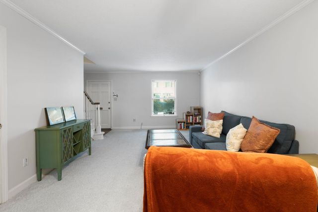 5726 Quince Rd Apt 9, Memphis, TN 38119