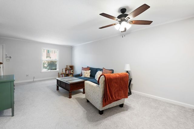 5726 Quince Rd Apt 9, Memphis, TN 38119