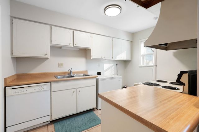 5726 Quince Rd Apt 9, Memphis, TN 38119