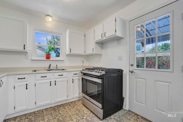 548 Fillmore Street, Twin Falls, ID 83301