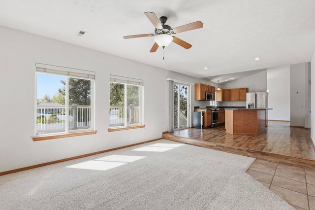 1208 E MEAD St, Spokane, WA 99218