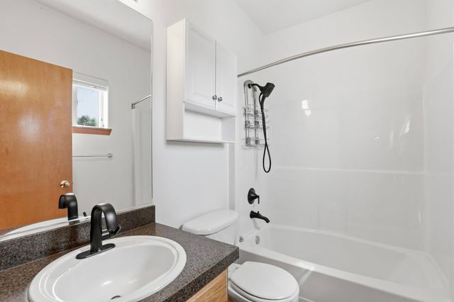 1208 E MEAD St, Spokane, WA 99218