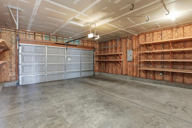 1208 E MEAD St, Spokane, WA 99218