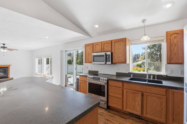 1208 E MEAD St, Spokane, WA 99218