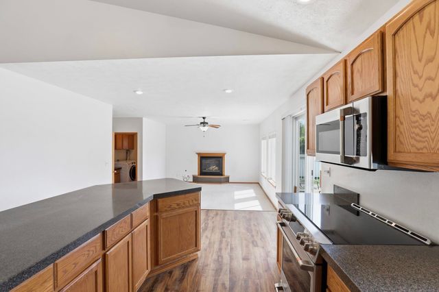 1208 E MEAD St, Spokane, WA 99218