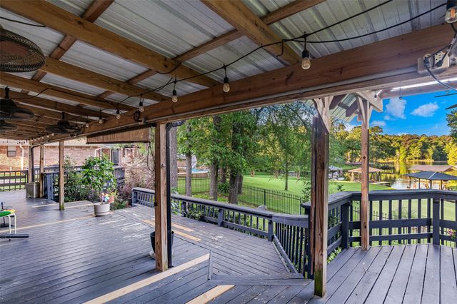 2275 Woodstone Drive, Benton, LA 71006